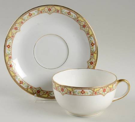 VIG167 Flat Cup & Saucer Set