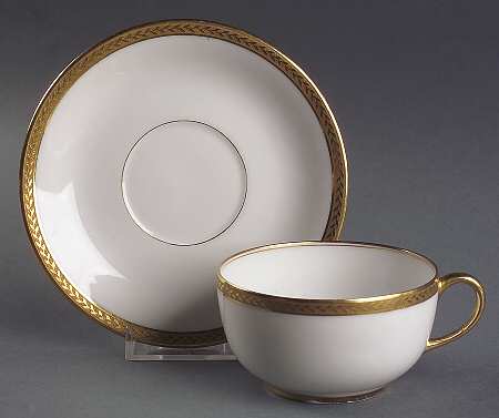 The Nantes Flat Cup & Saucer Set