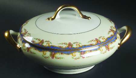 The St. Quentin Round Covered Vegetable