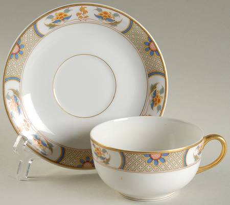 VIG12 Flat Cup & Saucer Set