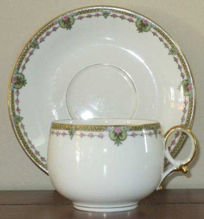 VIG56 Flat Cup & Saucer Set