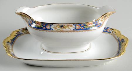 Loeser's Gravy Boat with Attached Underplate