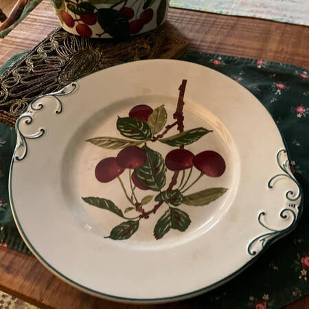 1382 Handled Cake Plate