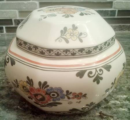 Alt Amsterdam Octagonal Box & Lid