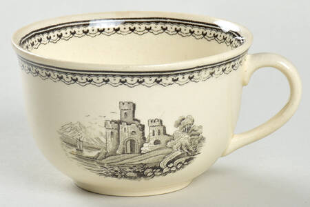 Alpina (Smooth, Black Scene) Flat Cup