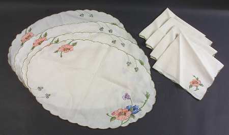Amapola Placemat & Napkin Set - Set of 4 by Villeroy & Boch