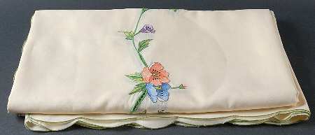 Amapola 64" X 118" Rectangular Tablecloth