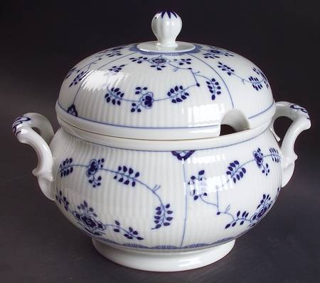 Amalienburg Tureen &  Lid