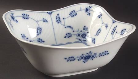 Amalienburg 8" Square Vegetable Bowl