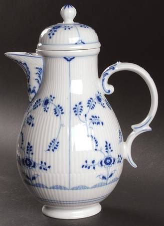 Amalienburg Coffee Pot & Lid