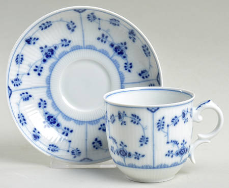 Amalienburg Flat Cup & Saucer Set