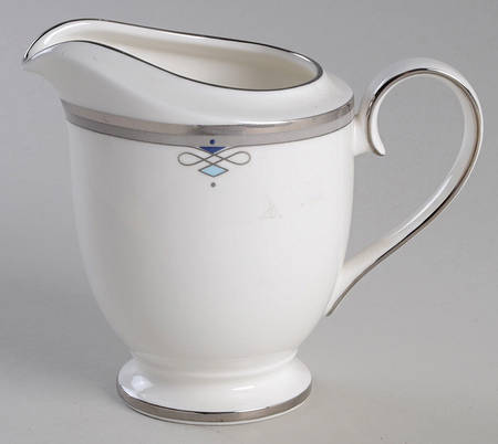 Antibes Creamer