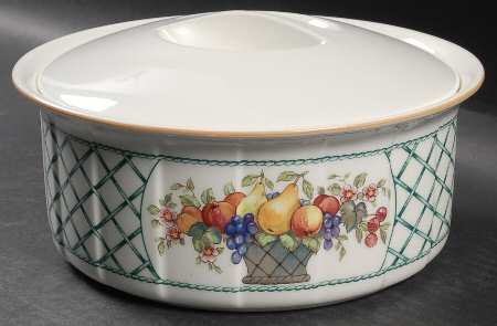 Basket 2 Qt Round Covered Casserole