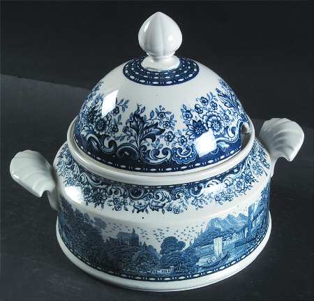 Blue Castle Round Covered Vegetable