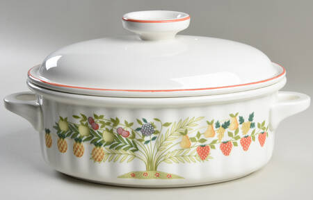 Bon Appetit 3 Quart Oval Covered Casserole