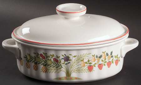 Bon Appetit 1.75 Quart Oval Covered Casserole
