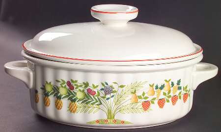 Bon Appetit 2.5 Quart Oval Covered Casserole