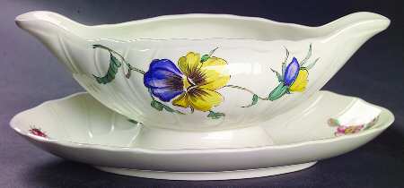 Bouquet Gravy Boat with Attached Underplate