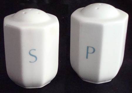 Calla Salt & Pepper Set