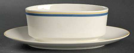 Carrousel Gravy Boat with Attached Underplate
