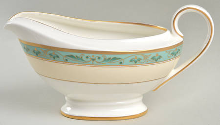 Cassis (Bone) Gravy Boat