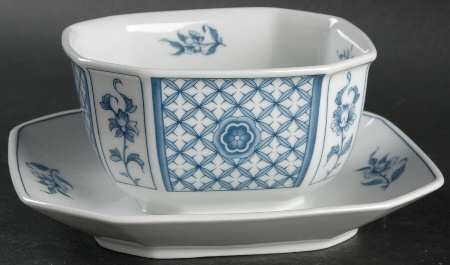 China Blue Gravy Boat with Attached Underplate