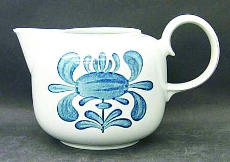 Chekiang 24 Oz Pitcher