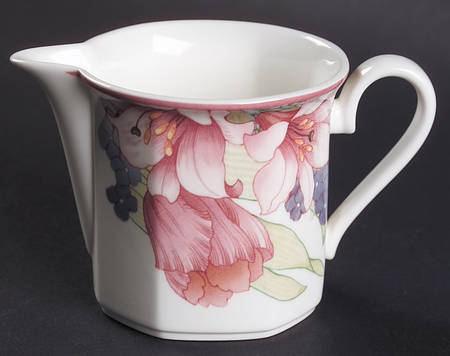 Corolla Creamer