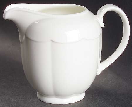 Damasco White Creamer
