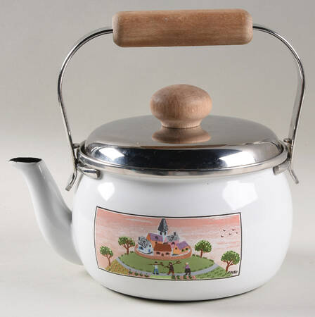 Design Naif Metal Kettle & Lid