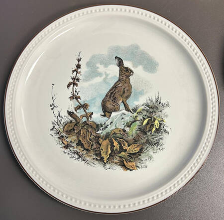 Fontainebleau (No Border, Brown Trim) Luncheon Plate
