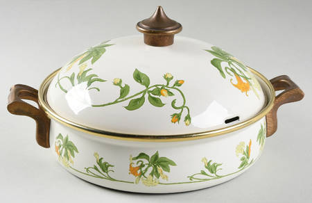 Geranium (Non Ribbed Rim) 1.5 Quart Buffet Server & Lid