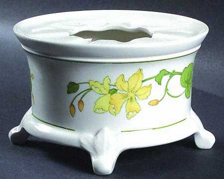 Geranium (Non Ribbed Rim) China Warmer Stand