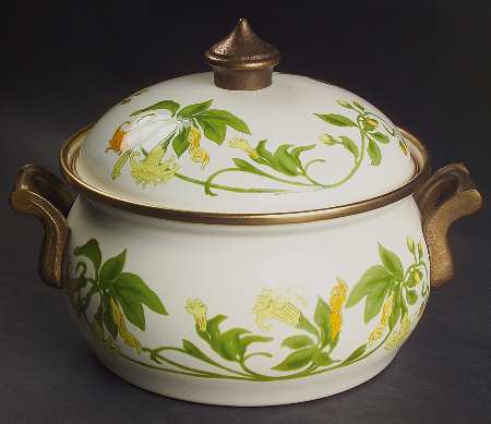Geranium (Non Ribbed Rim) 1.5 Quart Metal Covered Casserole