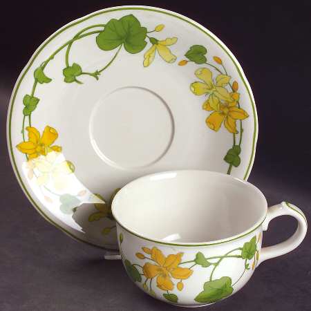 Geranium (Non Ribbed Rim) Oversized Cup & Saucer Set