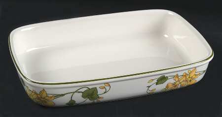 Geranium (Non Ribbed Rim) 11" Rectangular Baker
