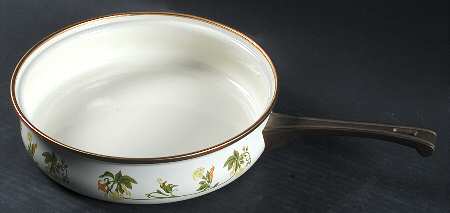 Geranium (Non Ribbed Rim) 9" Metal Skillet