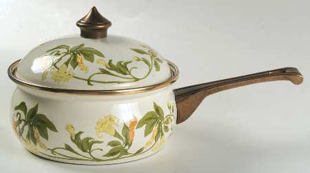 Geranium (Non Ribbed Rim) 1.5 Quart Metal Covered Saucepan