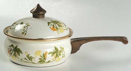 Geranium (Non Ribbed Rim) 1.0 Quart Metal Covered Saucepan