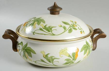 Geranium (Non Ribbed Rim) 2 Quart Metal Covered Casserole