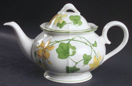 Geranium (Ribbed Rim) Teapot & Lid
