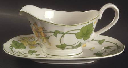 Geranium (Ribbed Rim) Gravy Boat & Underplate/Relish
