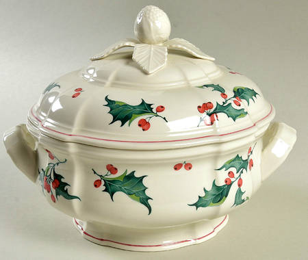 Holly Round Covered Vegetable
