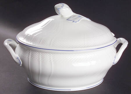 Louisenburg Blau Oval Tureen & Lid by Villeroy & Boch