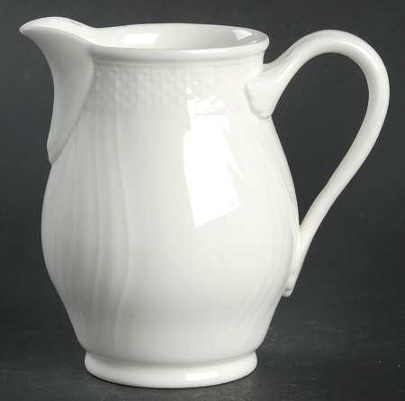 Louisenburg White Creamer