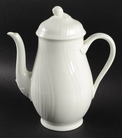 Louisenburg White Coffee Pot & Lid