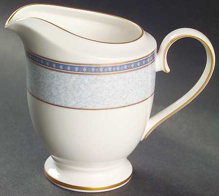 Menton Creamer