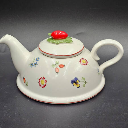 Petite Fleur Teapot for Individual Teapot & Lid with Cup