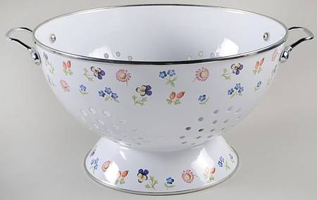 Petite Fleur 5 Quart Metal Colander