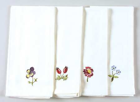Petite Fleur Embroidered Cloth Napkin - Set of 4